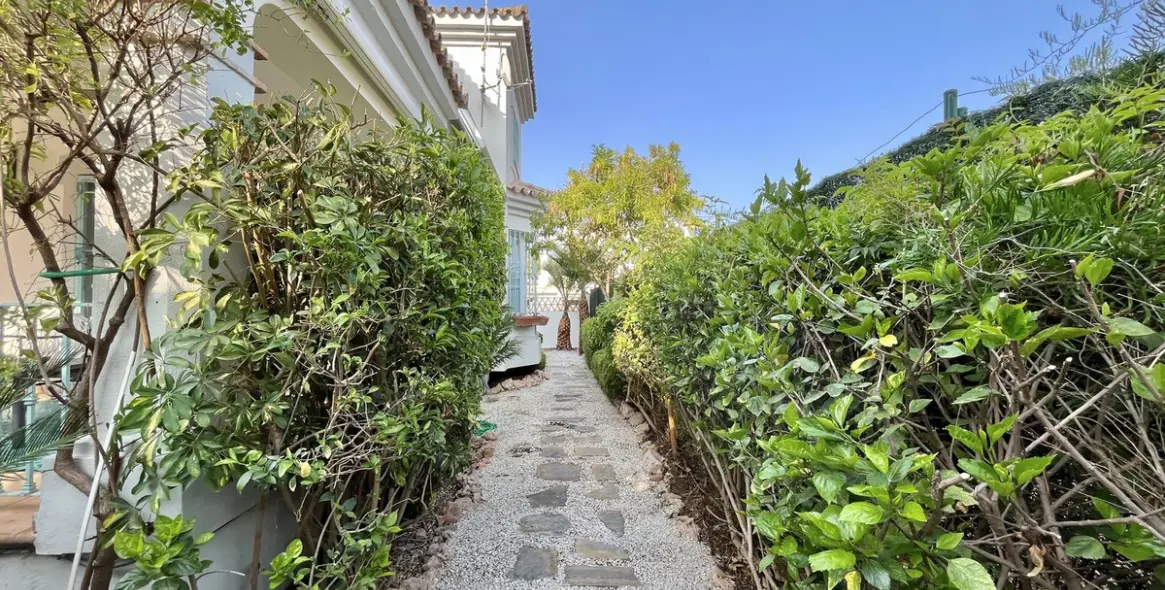 Краткосрочная аренда  отдельно стоящей виллы в San Pedro de Alcántara 40