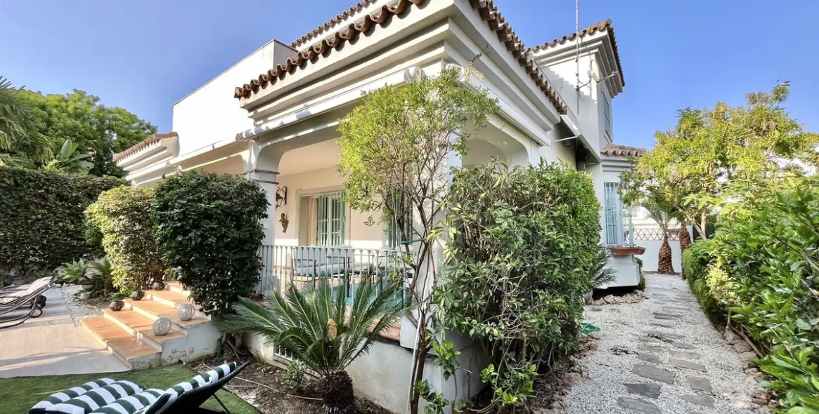 Краткосрочная аренда  отдельно стоящей виллы в San Pedro de Alcántara 41