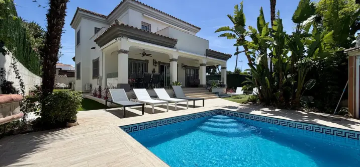 Short-term rent of detached villa in San Pedro de Alcántara 0