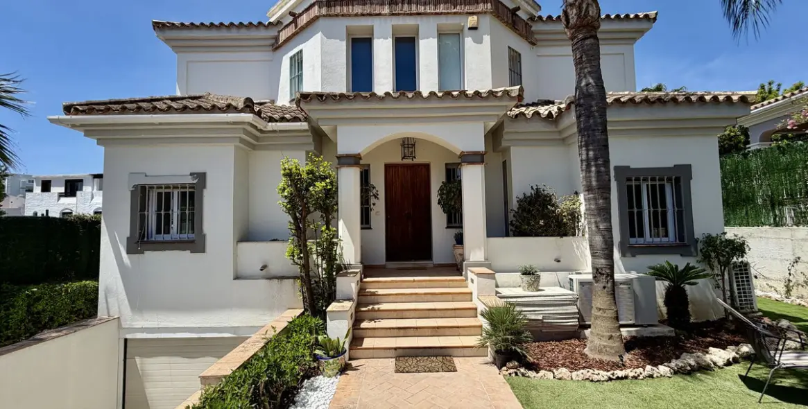 Short-term rent of detached villa in San Pedro de Alcántara 52