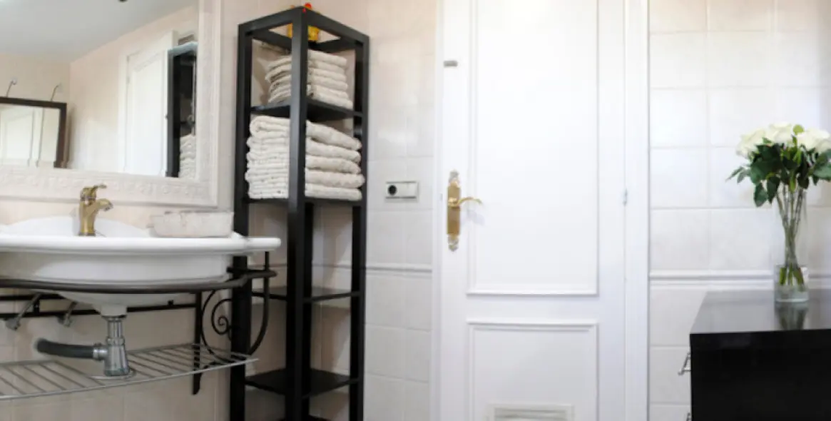 Short-term rent of middle floor apartment in Puerto Banús 9