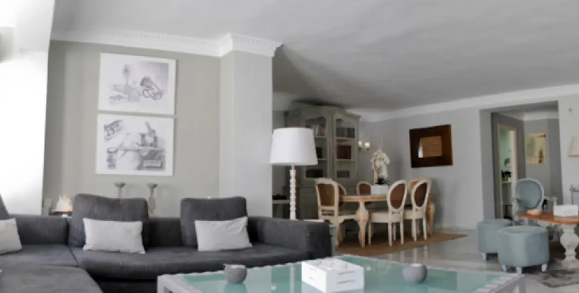 Short-term rent of middle floor apartment in Puerto Banús 10
