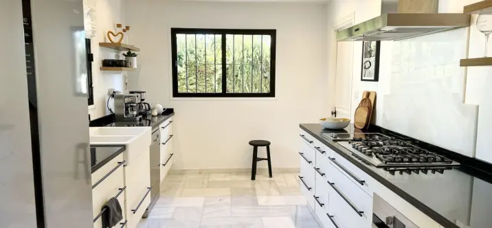 Long-term rent of detached villa in El Paraiso 2