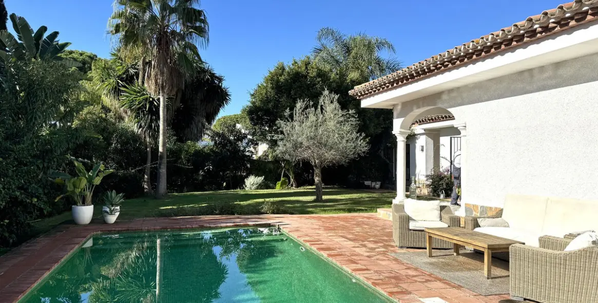 Долгосрочная аренда  отдельно стоящей виллы в El Paraiso 19