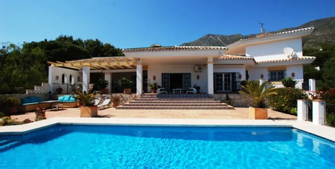 Краткосрочная аренда  отдельно стоящей виллы в Valtocado 1