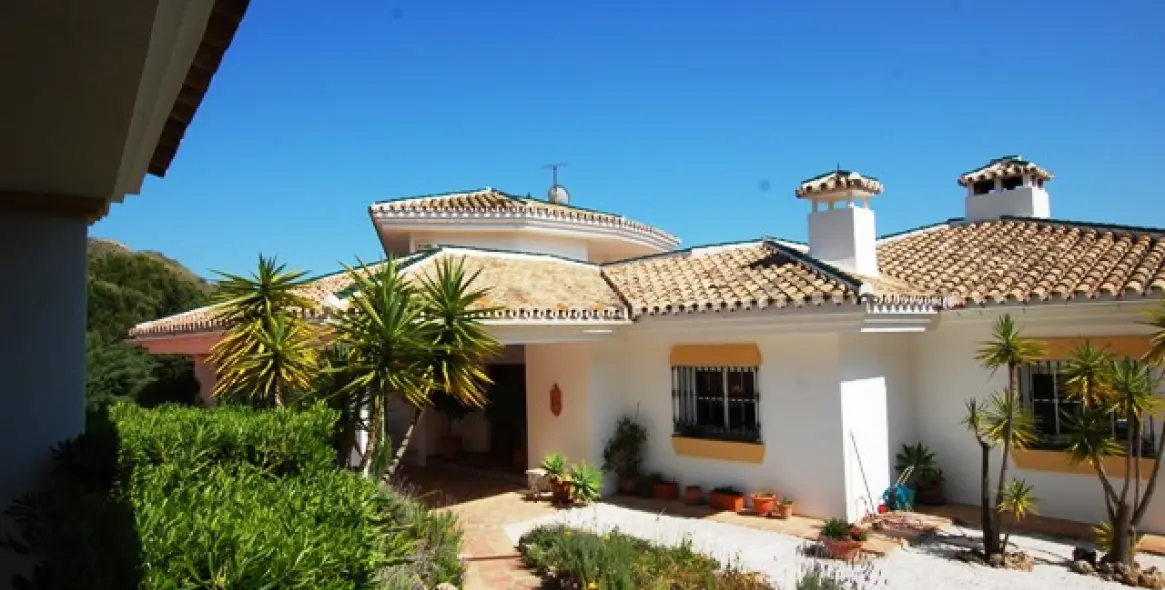 Short-term rent of detached villa in Valtocado 37