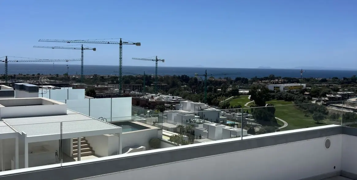 Краткосрочная аренда двухуровневого пентхауса в Los Monteros 6