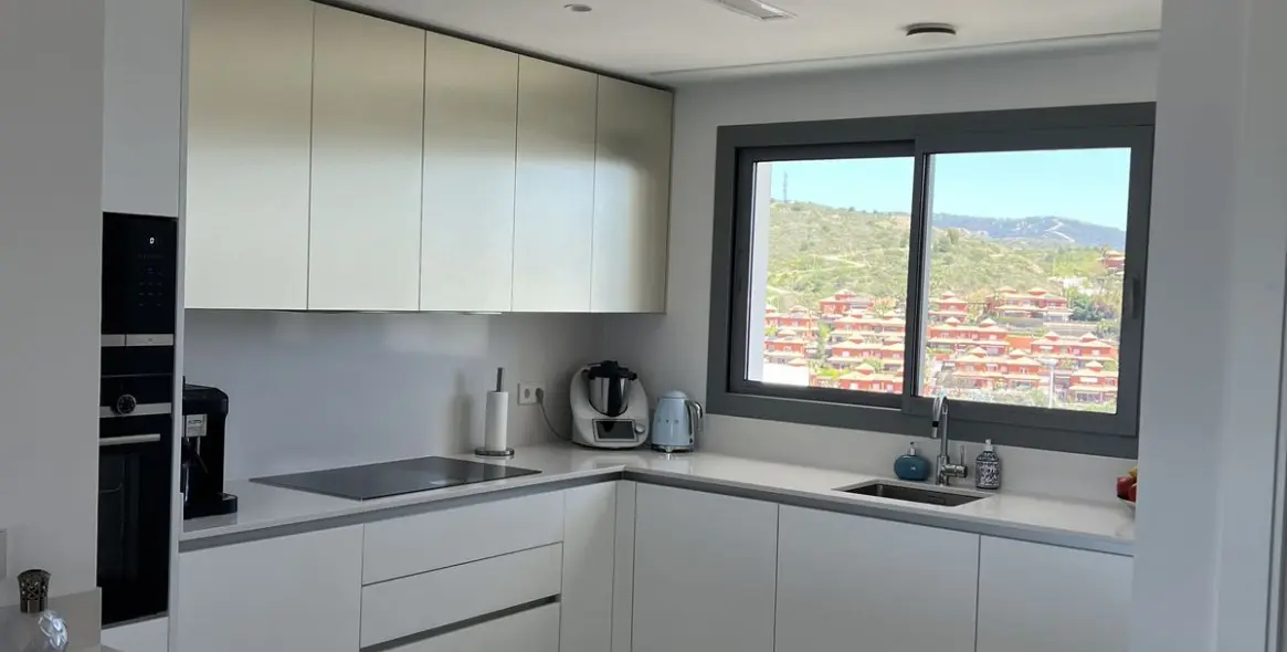 Краткосрочная аренда двухуровневого пентхауса в Los Monteros 12