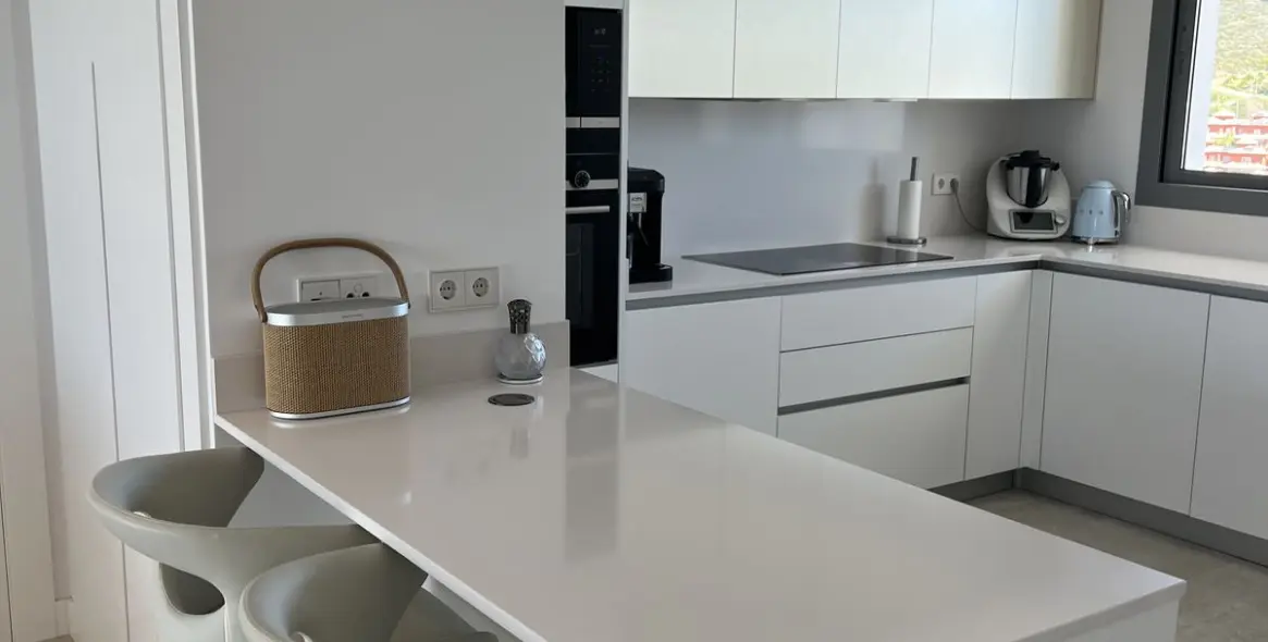 Краткосрочная аренда двухуровневого пентхауса в Los Monteros 13