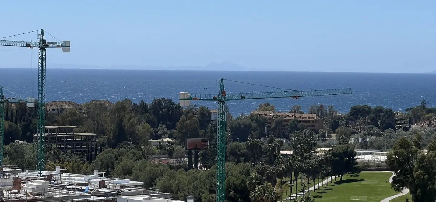 Short-term rent of penthouse duplex in Los Monteros 1