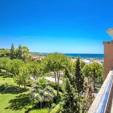 Short-term rent of penthouse in The Golden Mile