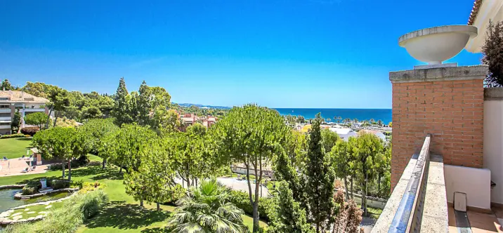 Short-term rent of penthouse in The Golden Mile 2