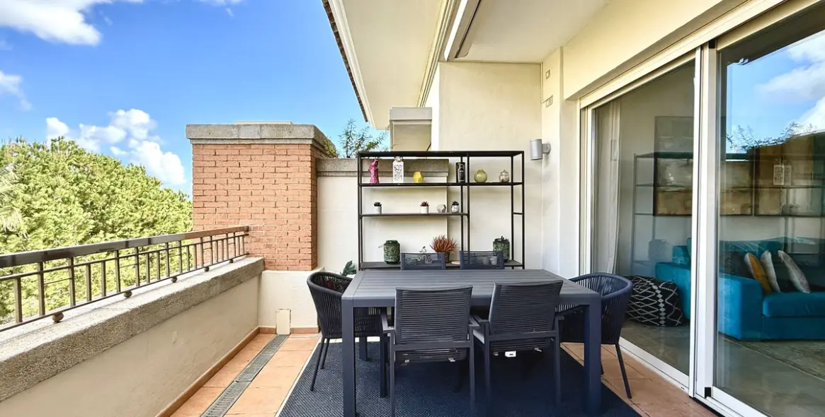 Short-term rent of penthouse in The Golden Mile 4