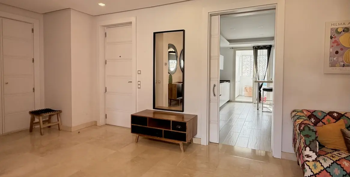 Short-term rent of penthouse in The Golden Mile 7