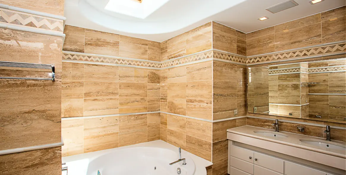 Short-term rent of penthouse in The Golden Mile 24