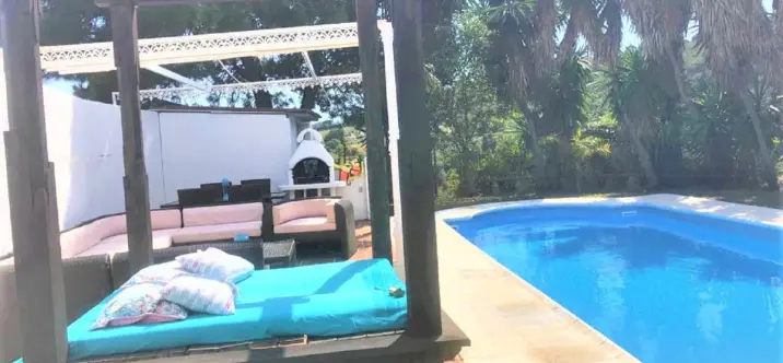 Long-term rent of detached villa in Estepona 1