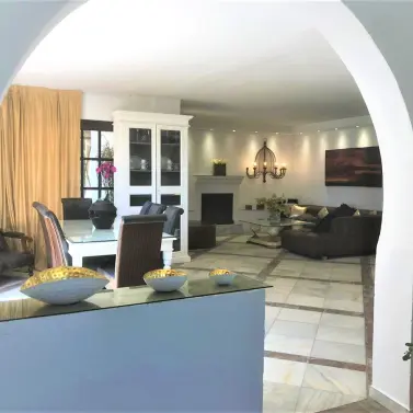 Long-term rent of detached villa in Estepona