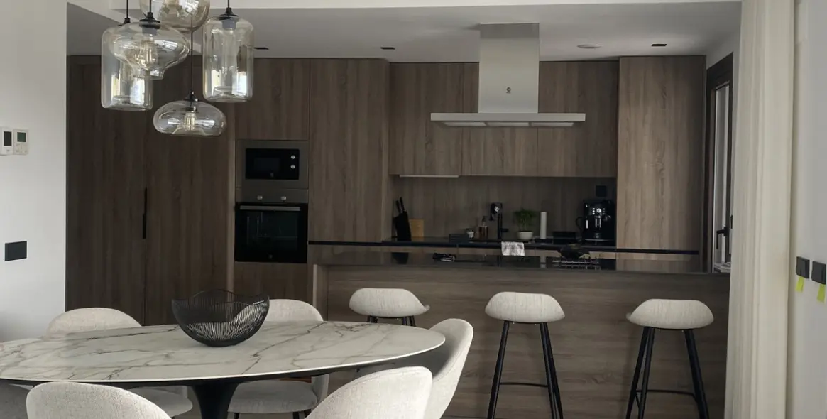 Short-term rent of penthouse in Istán 7