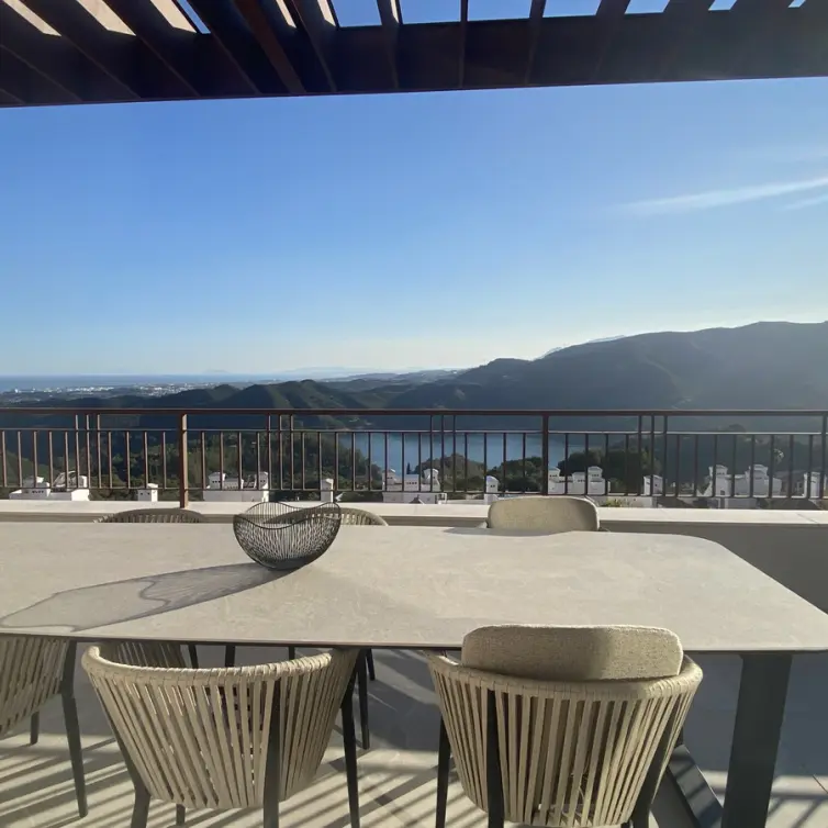 Short-term rent of penthouse in Istán