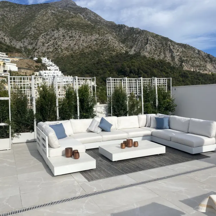 Short-term rent of penthouse in Istán