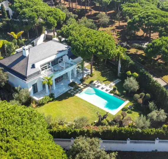 Long-term rent of detached villa in Hacienda Las Chapas