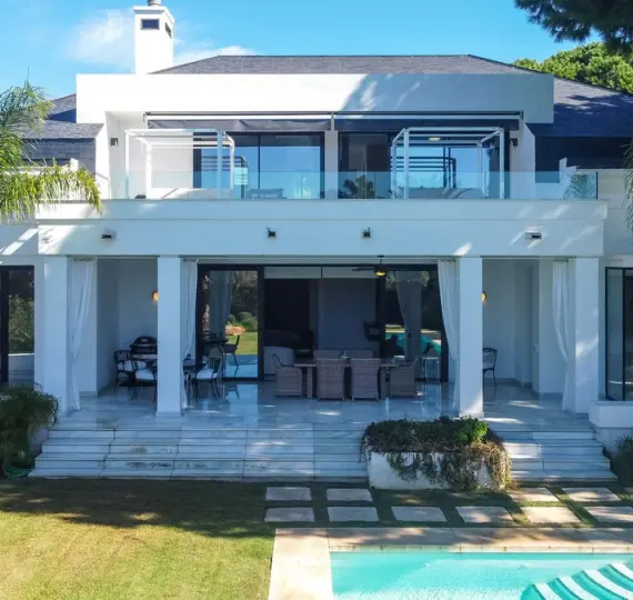 Long-term rent of detached villa in Hacienda Las Chapas