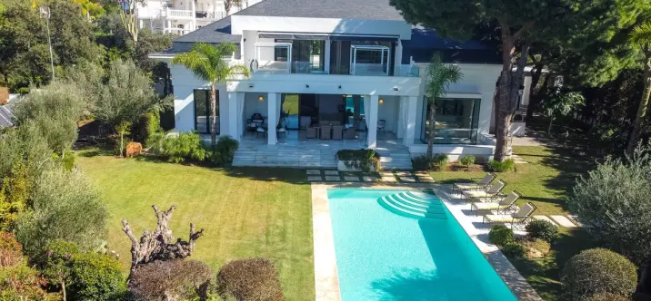 Long-term rent of detached villa in Hacienda Las Chapas 2