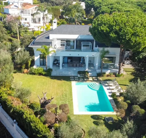 Long-term rent of detached villa in Hacienda Las Chapas