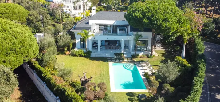 Long-term rent of detached villa in Hacienda Las Chapas 3