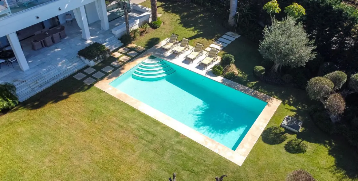 Долгосрочная аренда  отдельно стоящей виллы в Hacienda Las Chapas 6