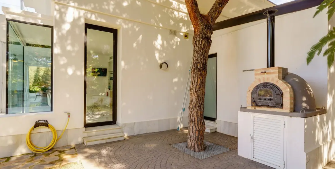 Long-term rent of detached villa in Las Chapas 23