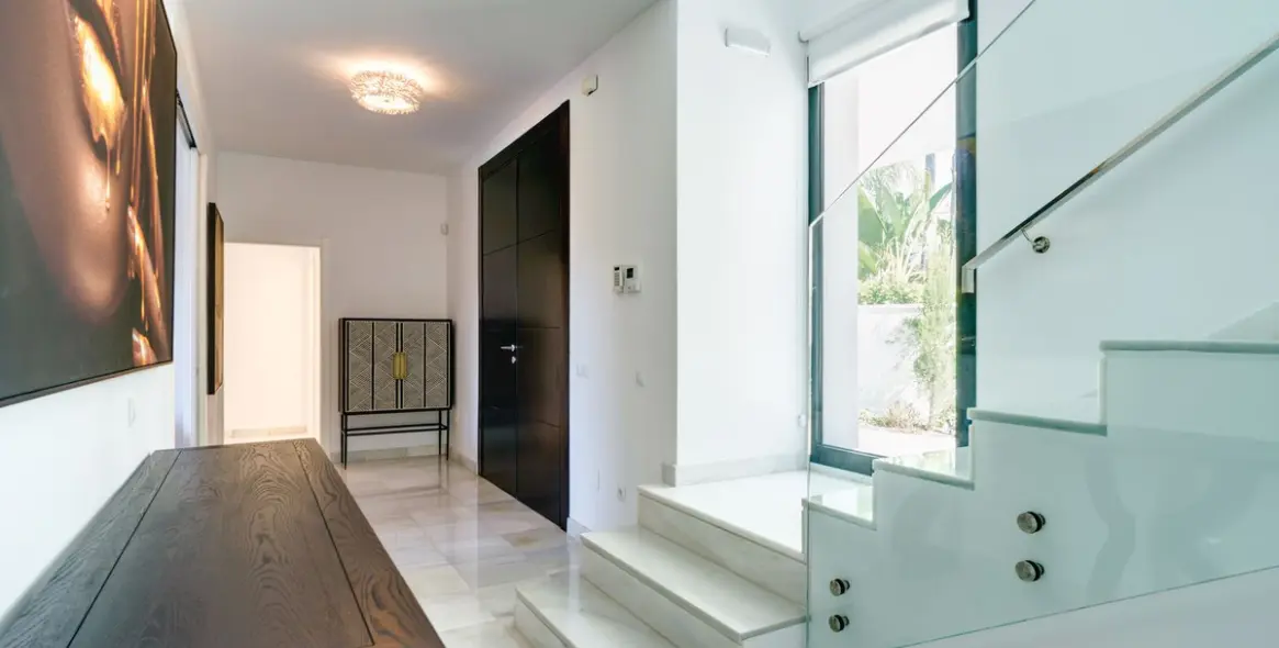 Long-term rent of detached villa in Las Chapas 35