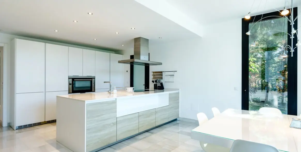 Long-term rent of detached villa in Las Chapas 52