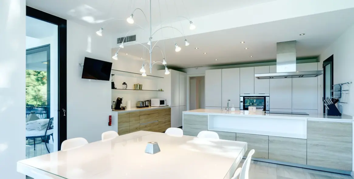 Long-term rent of detached villa in Las Chapas 54