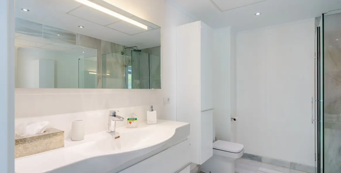 Long-term rent of detached villa in Las Chapas 64