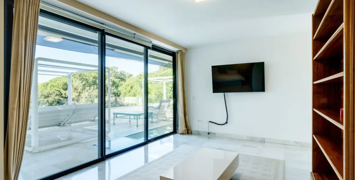 Long-term rent of detached villa in Las Chapas 74