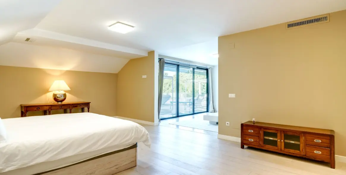 Long-term rent of detached villa in Las Chapas 82