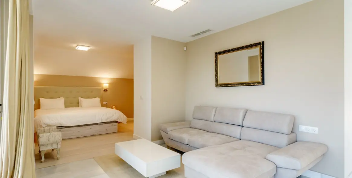 Long-term rent of detached villa in Las Chapas 89