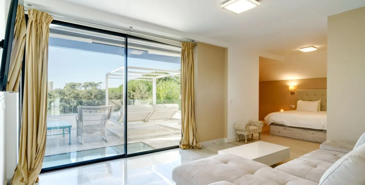 Long-term rent of detached villa in Las Chapas 92