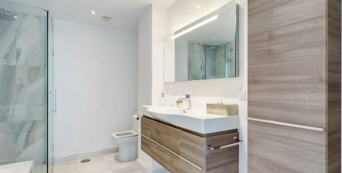 Long-term rent of detached villa in Las Chapas 100