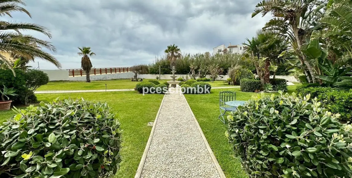 Краткосрочная аренда  отдельно стоящей виллы в Estepona 1