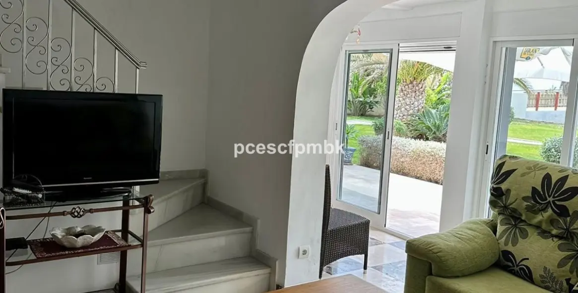 Краткосрочная аренда  отдельно стоящей виллы в Estepona 3