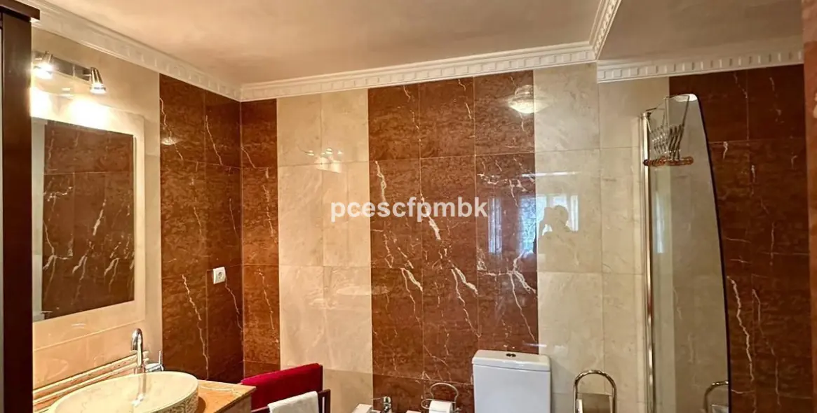 Краткосрочная аренда  отдельно стоящей виллы в Estepona 17