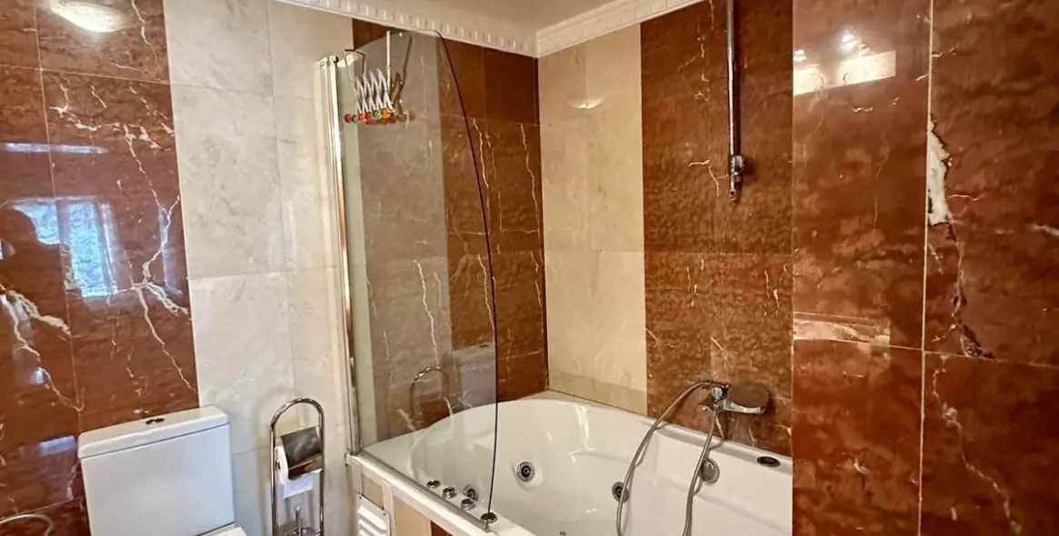 Short-term rent of detached villa in Estepona 12