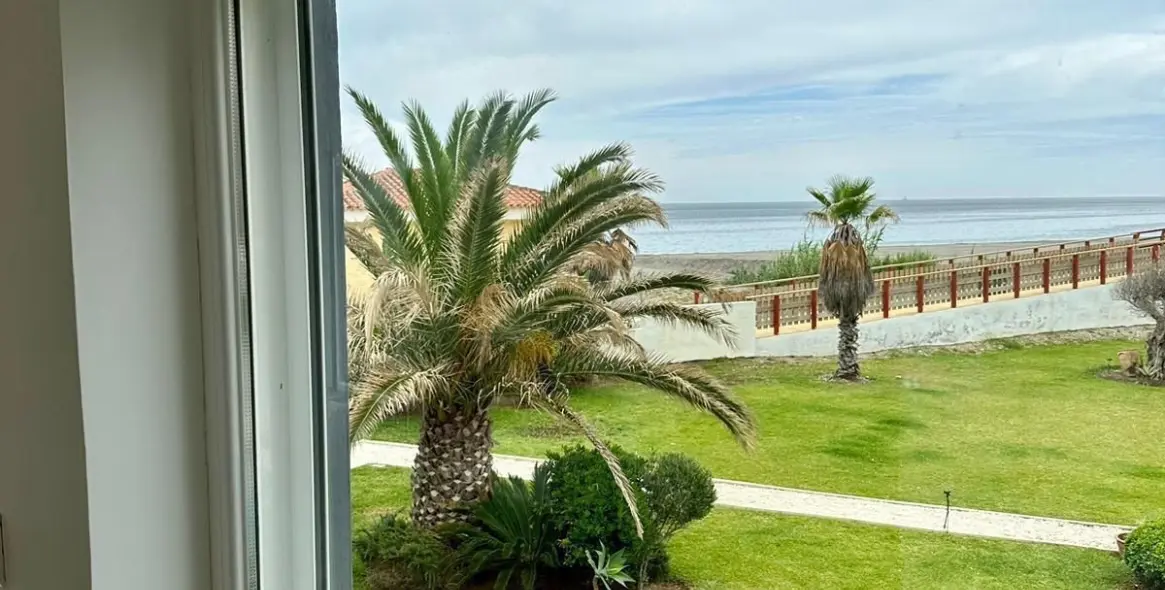 Short-term rent of detached villa in Estepona 19