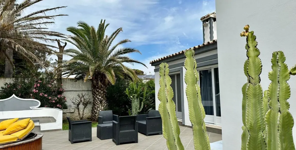 Short-term rent of detached villa in Estepona 25