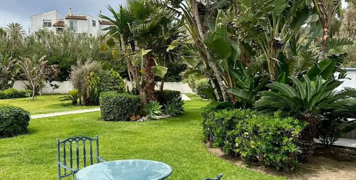 Short-term rent of detached villa in Estepona 46
