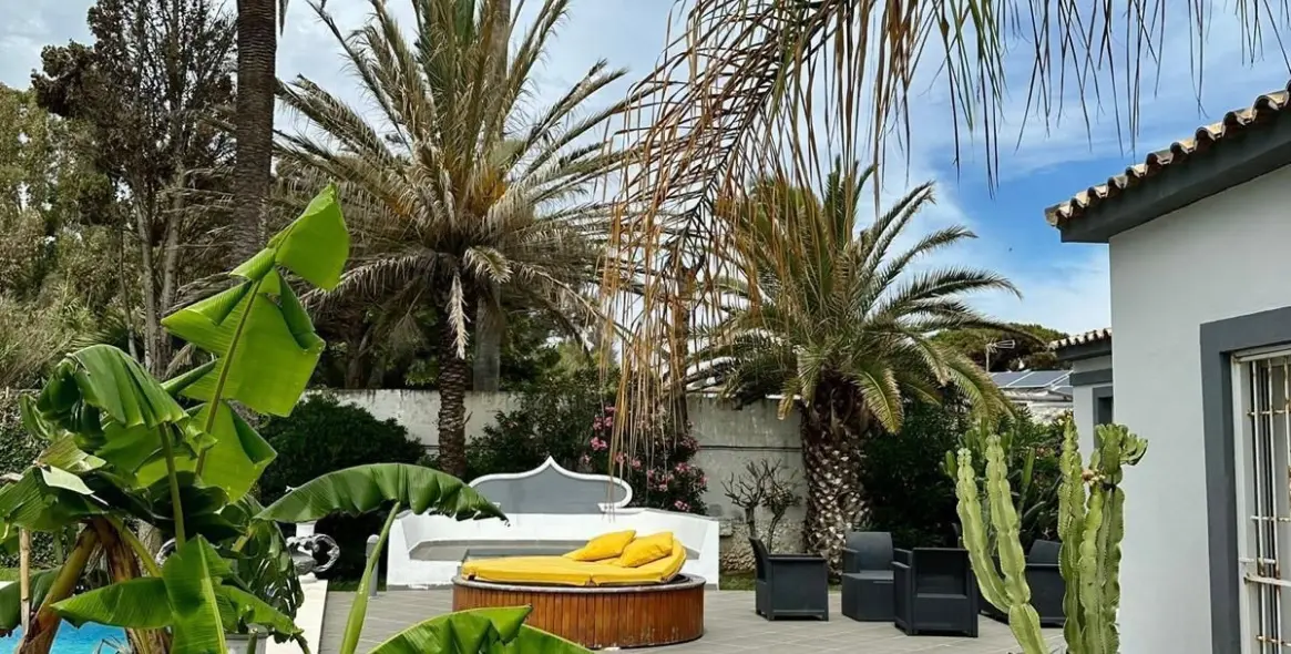 Short-term rent of detached villa in Estepona 59