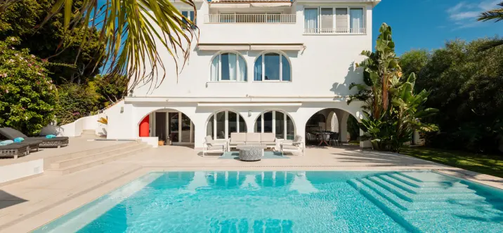 Long-term rent of detached villa in Costabella 0