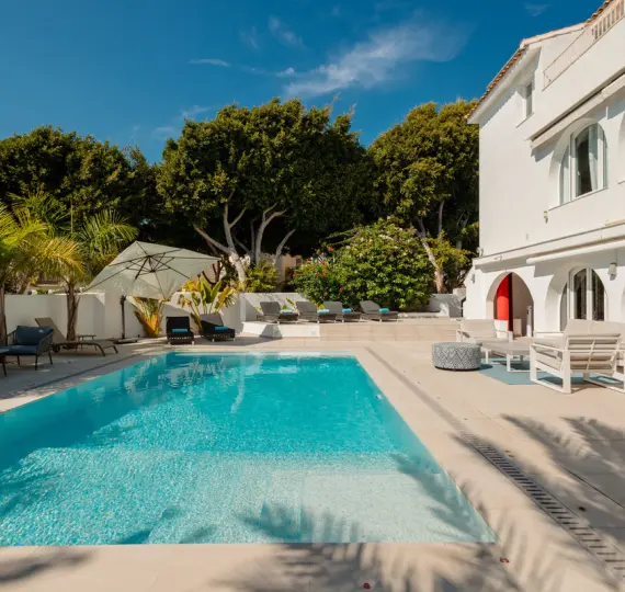 Long-term rent of detached villa in Costabella